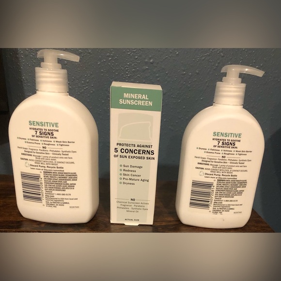 Olay sensitive skincare bundle with two cream cleaners and zinc oxide sunscreen - Picture 2 of 6